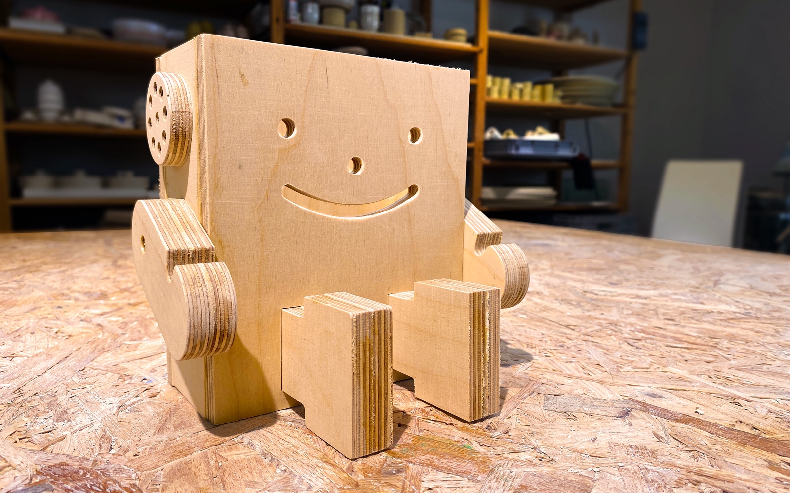 Design & Cut Studio – Gestalte und produziere dein Schreibtisch-Setup